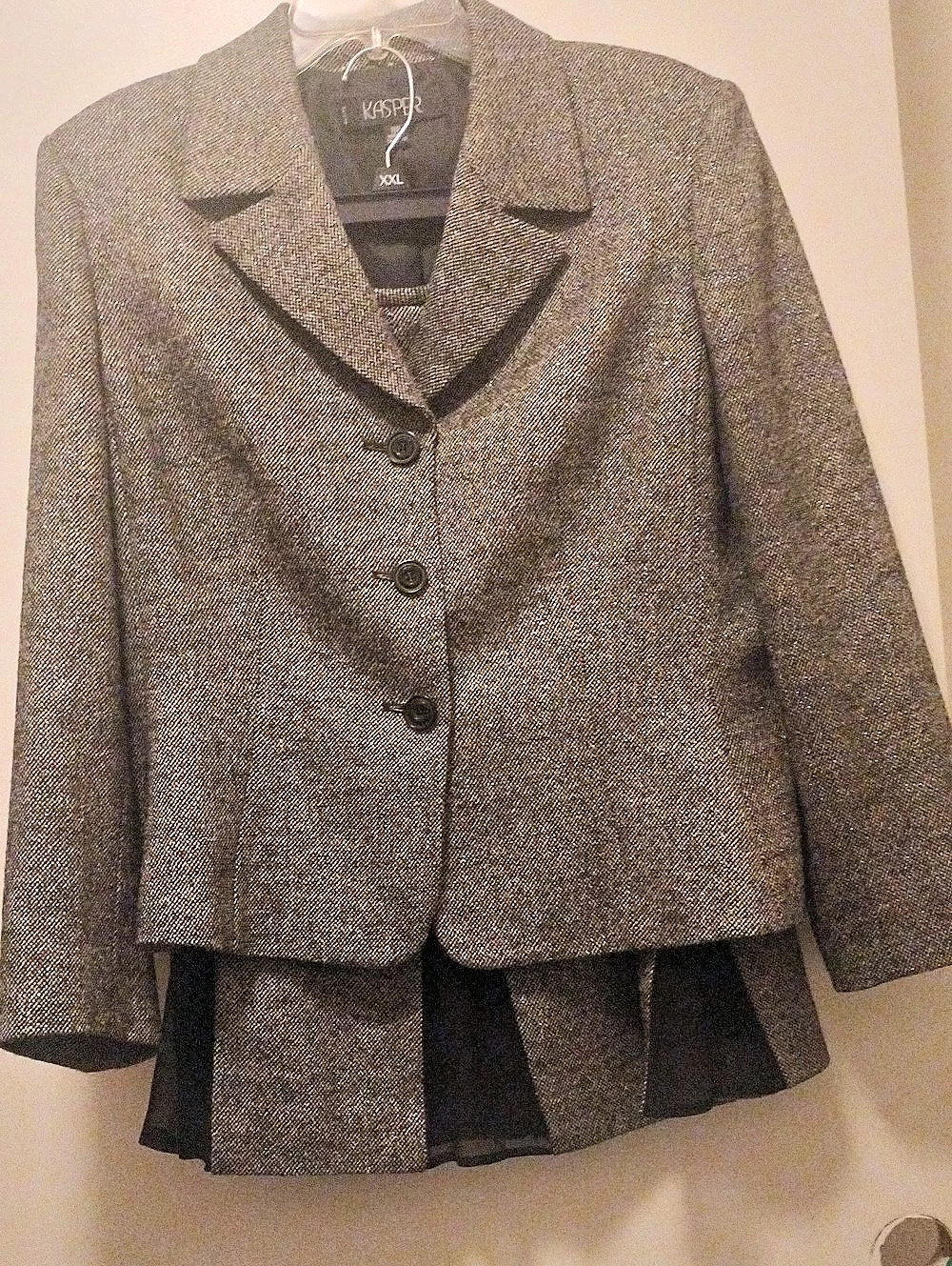 Kasper Women's Skirt Suit Set Brown Size 16P Like New